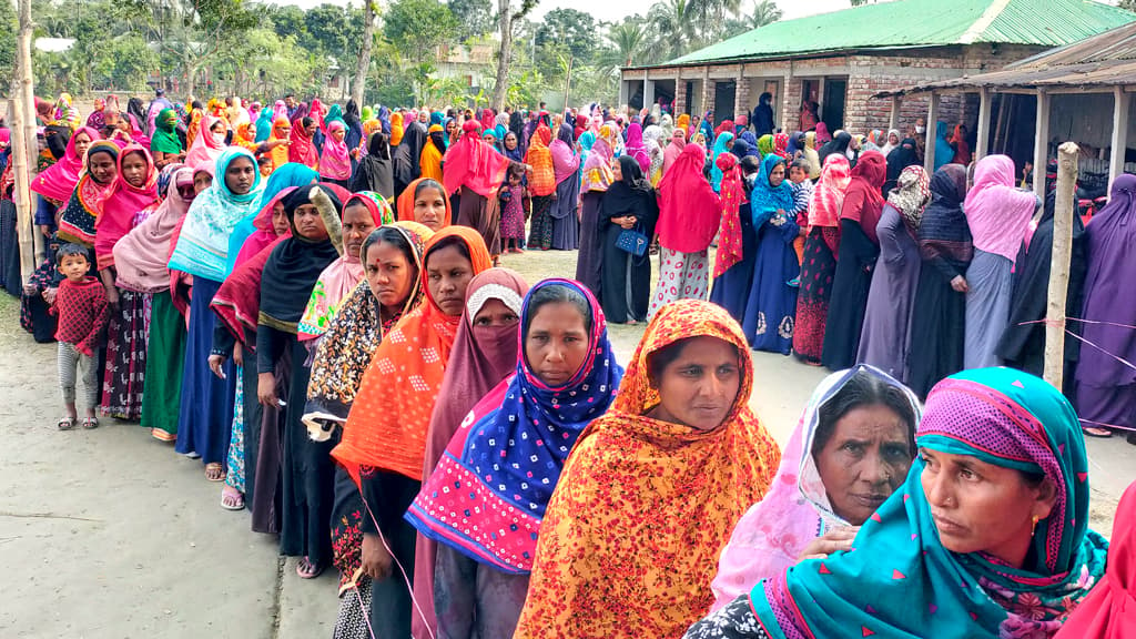 ‘বিচ্ছিন্ন’ ঘটনায় শান্তিপূর্ণ ভোট