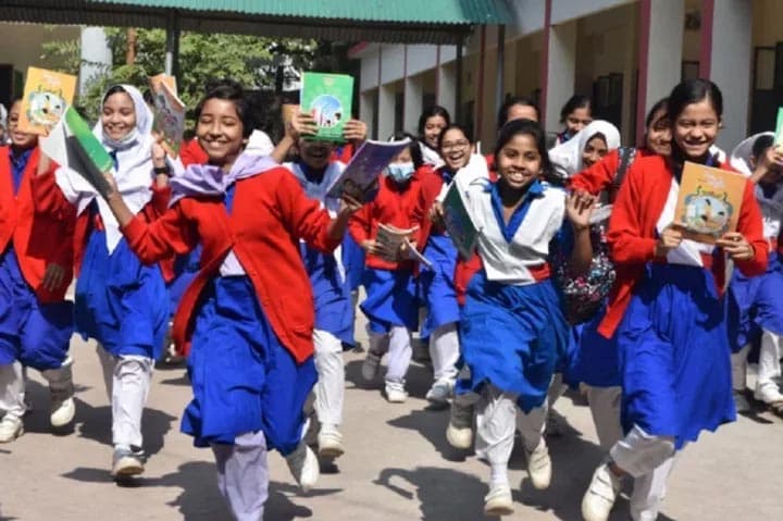 বিনা মূল্যের পাঠ্যবই ছাপা শুরু দেরিতে, যথাসময়ে শেষ হওয়া নিয়ে শঙ্কা