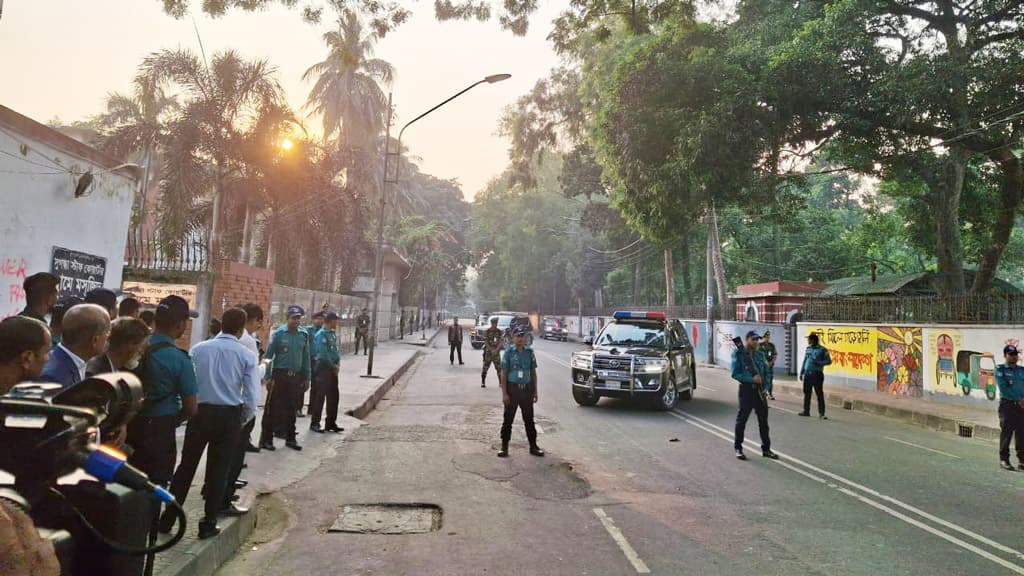 জাতীয় ঐক্য নিয়ে প্রধান উপদেষ্টার সঙ্গে বৈঠকে নেতারা