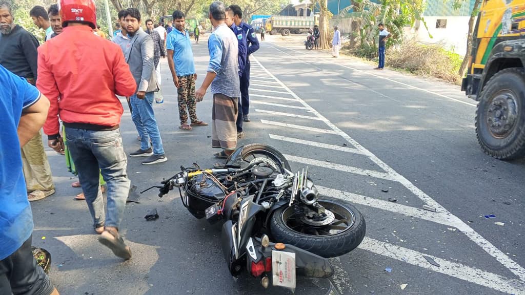 রাজশাহীতে বাসচাপায় মা-ছেলেসহ এক পরিবারের ৩ জন নিহত