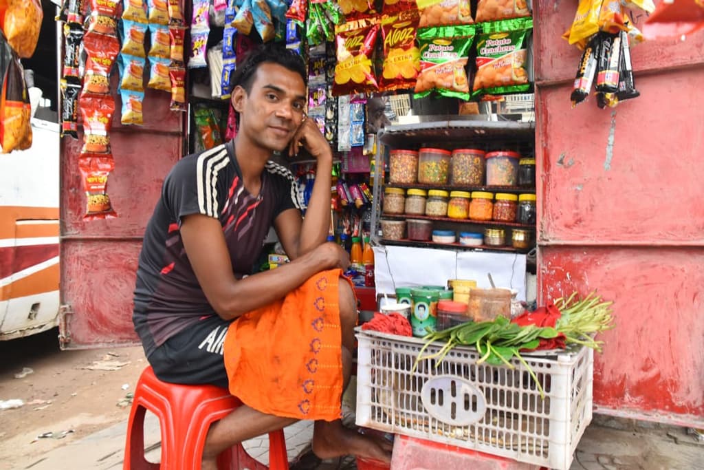 ফের চালু হলো রোকনের দোকান