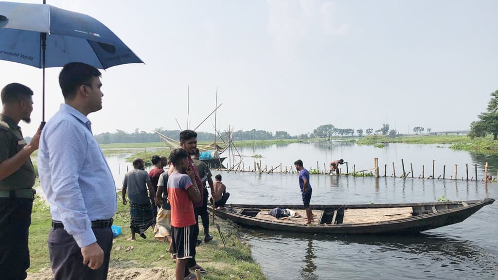 নদীর পানি প্রবাহে বাধা, চাটমোহরে সোঁতি বাঁধ অপসারণ