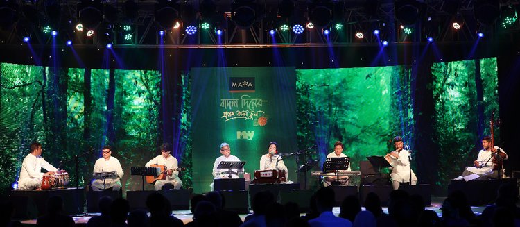 আফজাল হোসেনের আবৃত্তি আর শামা রহমানের গানে বর্ষাবরণ