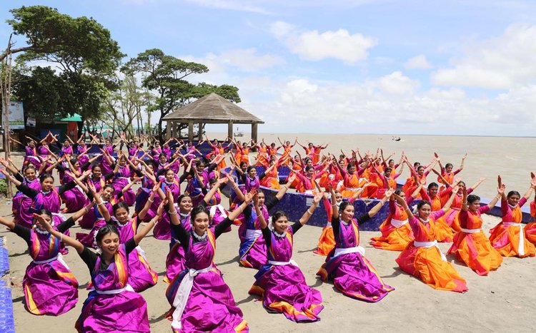 ম্যাগাজিন অনুষ্ঠান ‘ইত্যাদি’ এবার ভোলার চরফ্যাশনে