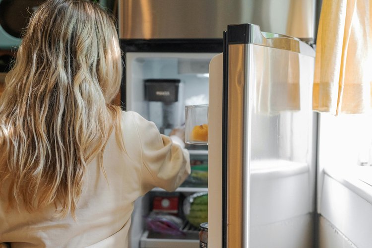 ঈদের বড় ধকল যায় ফ্রিজের ওপর। এটি খালি করুন। ছবি: পেক্সেলস