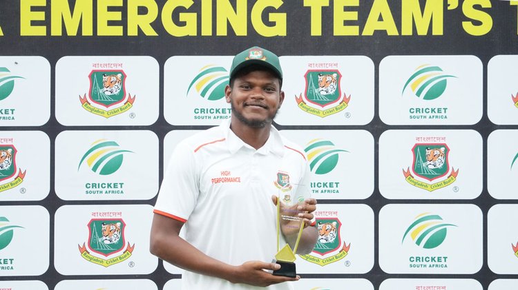 ৬৪ রানে ৭ উইকেট নিয়ে ম্যাচসেরা হয়েছেন রাকিবুল হাসান। ছবি: বিসিবি