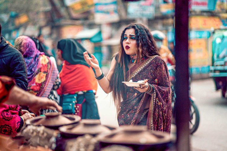 উপভোগ করুন নিজের পছন্দের খাবার, যেখানেই হোক। ছবি: ফুহাদ হাসান