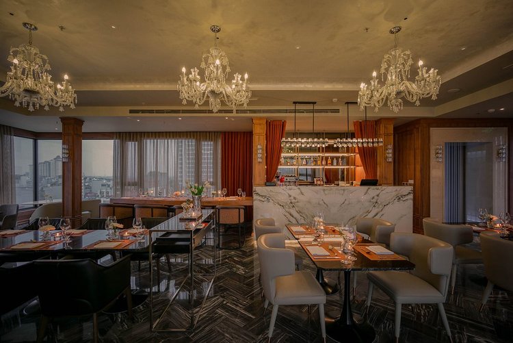 এশীয় উপকরণ ব্যবহার করে ইউরোপীয় কৌশলে রান্না খাবার মেলে নভেম্বর রেস্টুরেন্ট অ্যান্ড স্কাই বারে। ছবি: ট্রিপ অ্যাডভাইজর