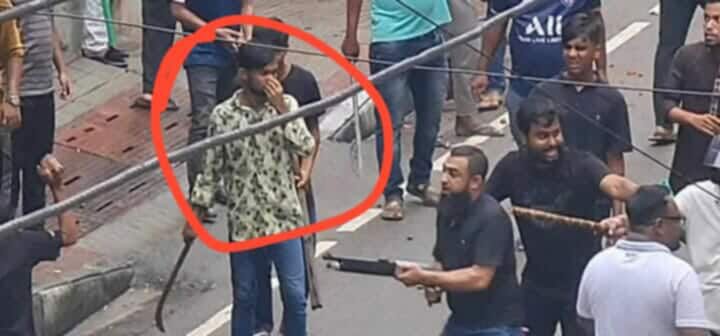 বৈষম্যবিরোধী ছাত্র আন্দোলন চালাকালে ধারালো অস্ত্র নিয়ে ছাত্র-জনতার ওপর হামলা চালায় সিয়াম। ছবিতে গোল চিহ্নিত। ছবি: সংগৃহীত