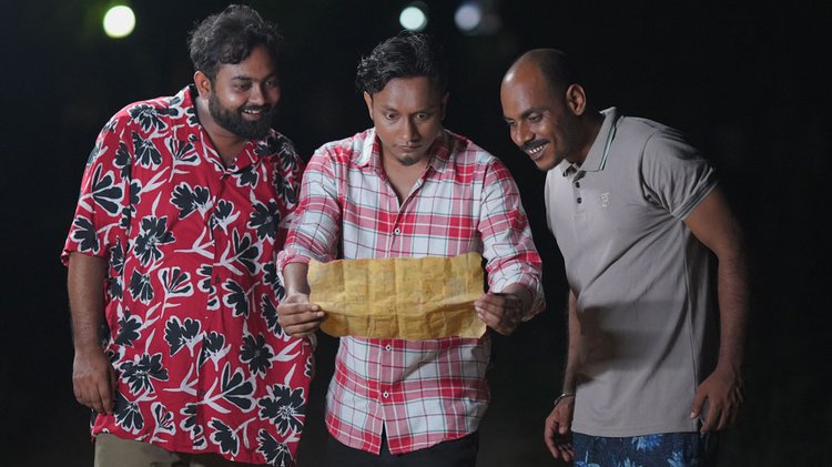 ‘শর্টকাট’ নাটকের দৃশ্য। ছবি: সংগৃহীত