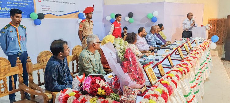সোকসাসের তৃতীয় বর্ষপূর্তি উদ্‌যাপন অনুষ্ঠানে বক্তব্য দিচ্ছেন সাংবাদিক মাহমুদুর রহমান। ছবি: সংগৃহীত