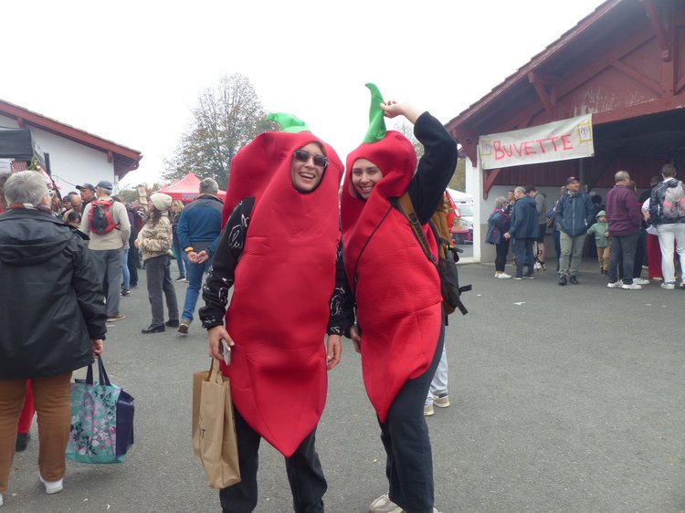 উৎসবে মরিচকন্যা ক্লারা ও রেবেকা। ছবি: লেখক।