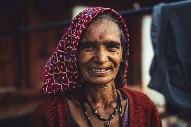 প্রবীণেরা সমাজের নিষ্ক্রিয় সদস্য নন, তাঁরা সক্রিয় অবদানকারী। ছবি: পেক্সেলস