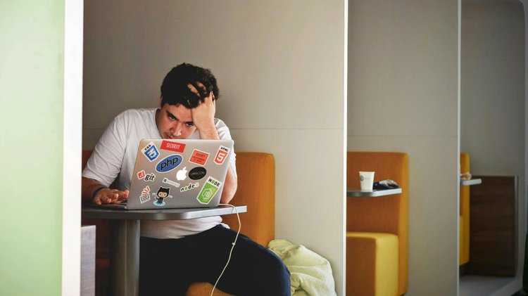 শেখার মানসিকতা থাকলে ইন্টারনেটের এই যুগে ’কীভাবে শুরু করব’ এটি কোনো অজুহাত হতে পারে না। ছবি: পেক্সলেস