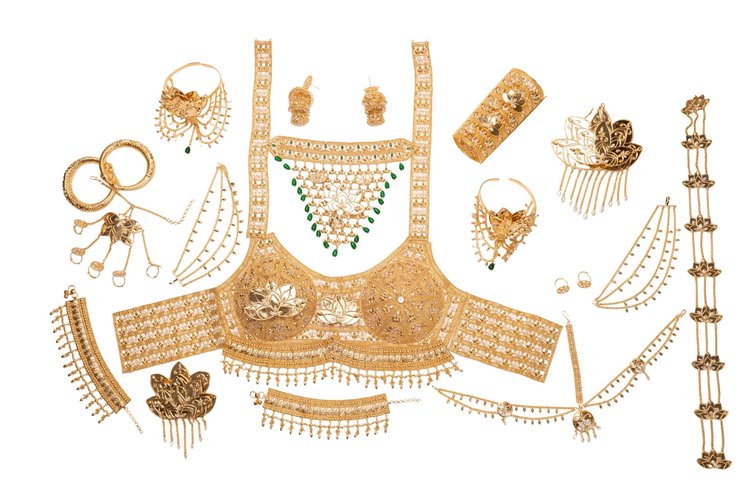 পুরো সেটটিতে রয়েছে মোট ২০ পিস গয়না।