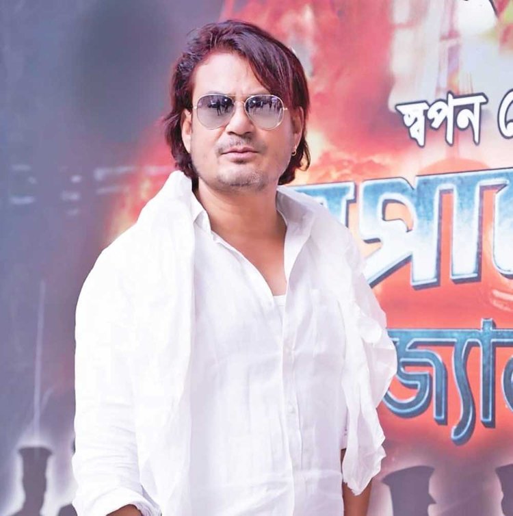 সিনেমা নিয়ে অনিশ্চয়তা, ফিরে গেলেন পরিচালক