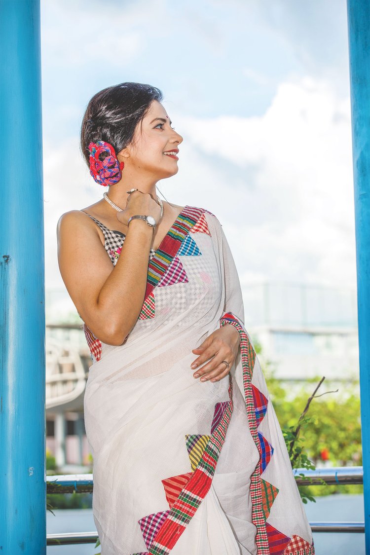 মডেল: অদিতি শাড়ি: গোধূলীয়া। ছবি: হাসান রাজা