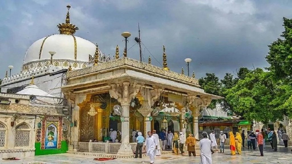 খাজা মইনুদ্দিন চিশতি: মানবিকতা ও আধ্যাত্মিকতার আলোকবর্তিকা