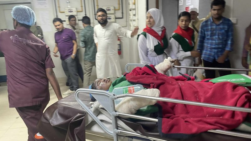 উত্তরায় বিমান বিধ্বস্ত: নিহতের সংখ্যা বেড়ে ২১, আহতদের অনেকের অবস্থা আশঙ্কাজনক