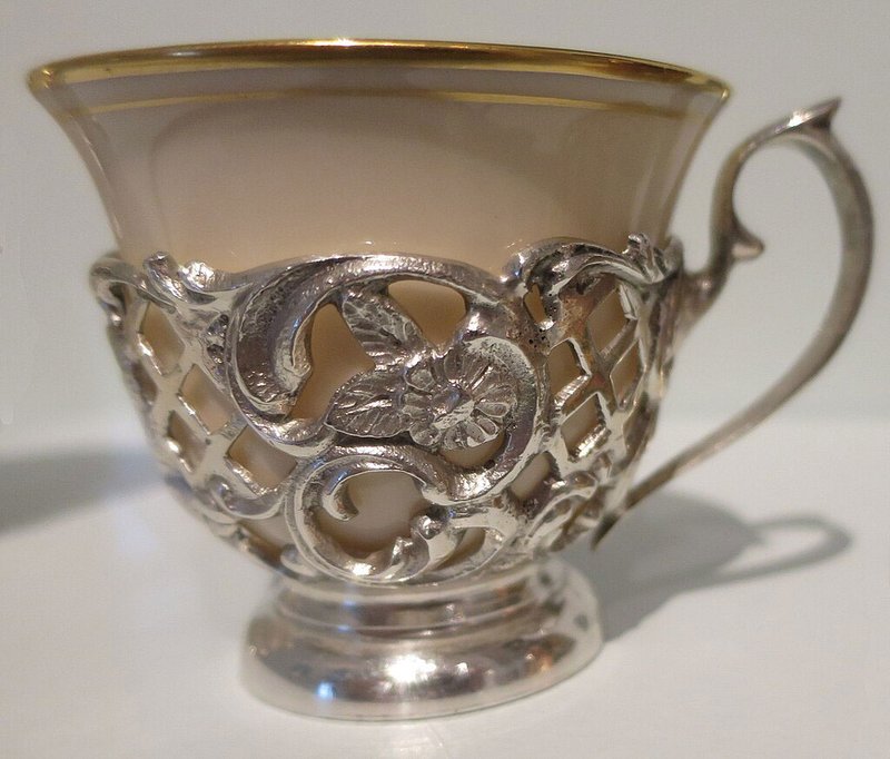 Coffee_cup_from_Turkey-source-wiki