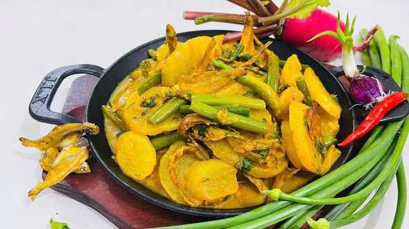 মুলা দিয়ে মলা শুঁটকির ঝাল