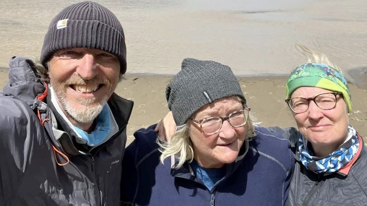 ক্রেগ সোয়ান, সোফি ট্র্যাফোর্ড এবং রোনা হালবার্টের বর্তমান বয়স ৬২ বছর। ছবি: বিবিসি