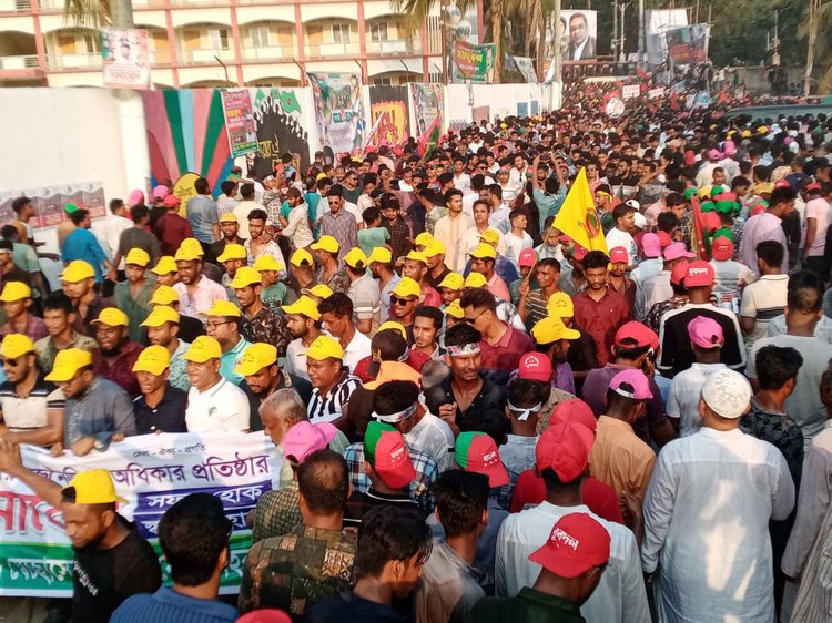 চট্টগ্রামের পলোগ্রাউন্ডে বিএনপির তারুণ্যের সমাবেশ। ছবি: আজকের পত্রিকা
