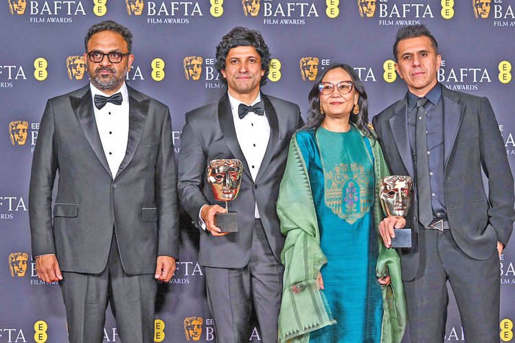 চিলড্রেনস অ্যান্ড ফ্যামিলি ফিল্ম ক্যাটাগরির পুরস্কার জিতেছে ফারহান আখতার প্রযোজিত ‘বুং’। ছবি: সংগৃহীত