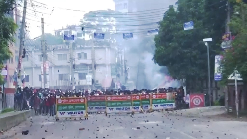 গোপালগঞ্জে সংঘর্ষে গুলিবিদ্ধ যুবকের ঢামেকে মৃত্যু