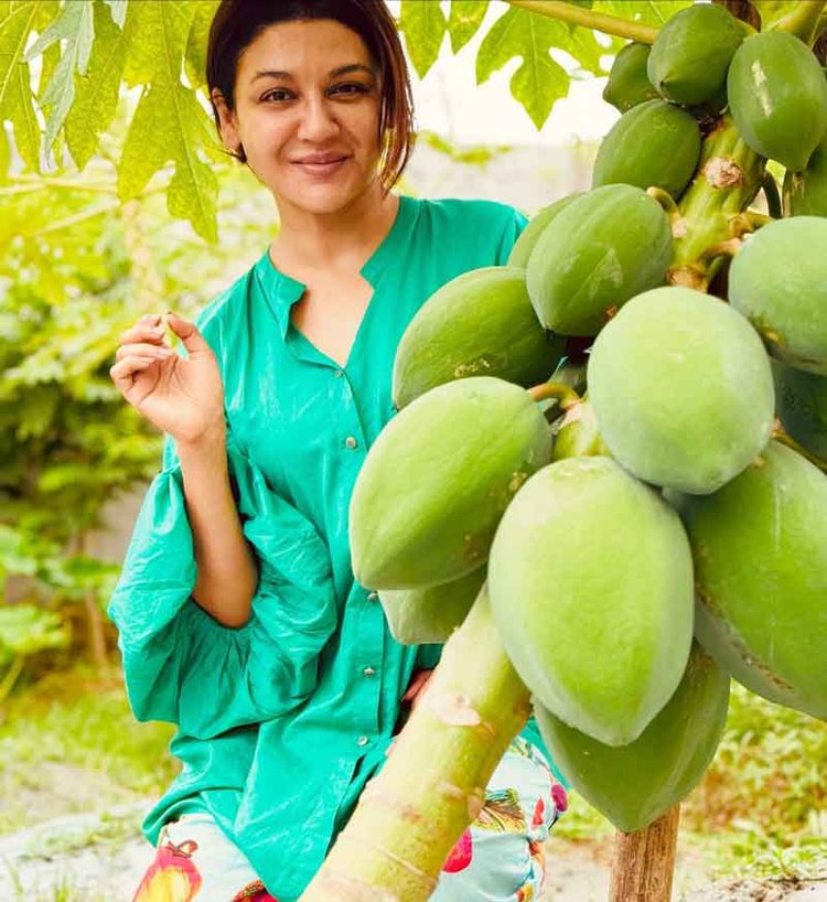 চাষাবাদ ভীষণ পছন্দ করেন জয়া আহসান। ছবি: ইনস্টাগ্রাম