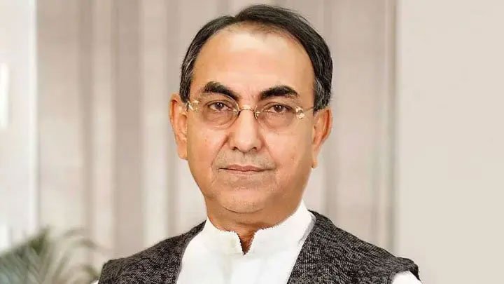 গুলিবিদ্ধ হাদিকে দেখতে গিয়ে তোপের মুখে মির্জা আব্বাস