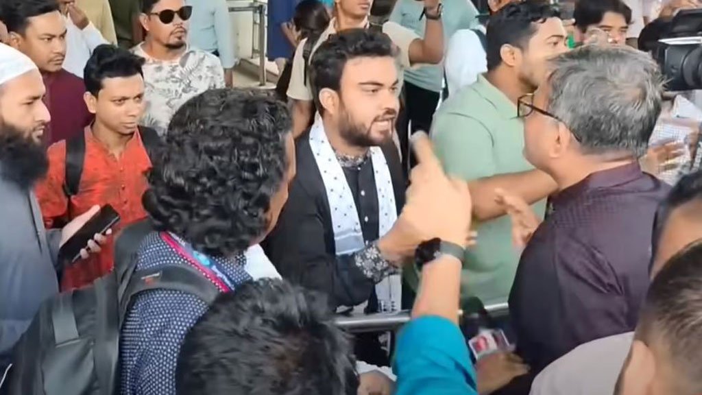 সাংবাদিকদের সঙ্গে এনসিপি নেতা-কর্মীদের ‘দুর্ব্যবহার’, আখতার-জারার সংবাদ সম্মেলন বর্জন