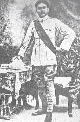 ব্রিটিশ সেনাবাহিনীতে চাকরিরত কাজী নজরুল ইসলাম। ছবি: সংগৃহীত
