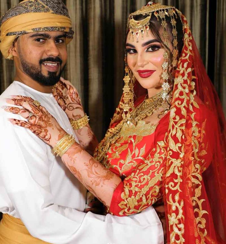 শর্ত ছিল, বিয়ের পর সৌদি আল নাদাক এবং তাঁর স্বামী জামাল আল নাদাক কেউ বিপরীত লিঙ্গের বন্ধু রাখতে পারবেন না। ছবি: ইনস্টাগ্রাম