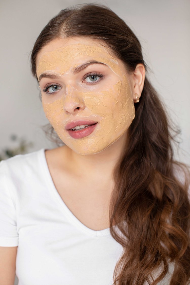 মুগ ডালের গুঁড়া সংবেদনশীল ত্বকের জন্য উপযোগী। ছবি: ফ্রিপিক