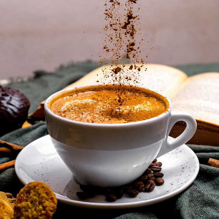 পৃথিবীর জনপ্রিয়তম পানীয় কফির দাম বাড়ায় বিপদে আছেন কফিপ্রেমীরা। ছবি: ফ্রিপিক