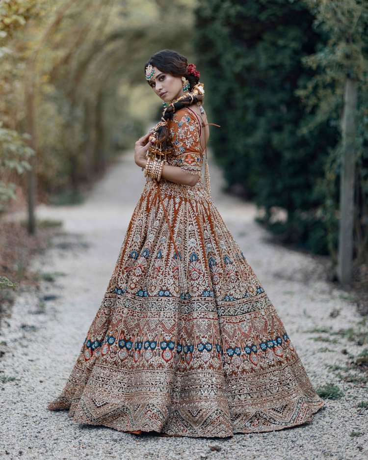 বিয়ের যেকোনো আয়োজনে শাড়ির পাশাপাশি লেহেঙ্গা এখন দারুণ জনপ্রিয়। ছবি: পেক্সেলস