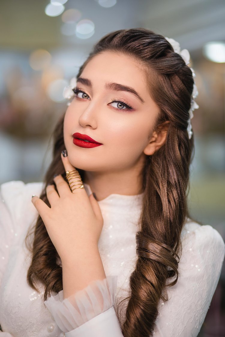 মেষ রাশির নারীদের ঠোঁটে উজ্জ্বল লাল রঙের লিপস্টিক মানানসই। ছবি: পেক্সেলস