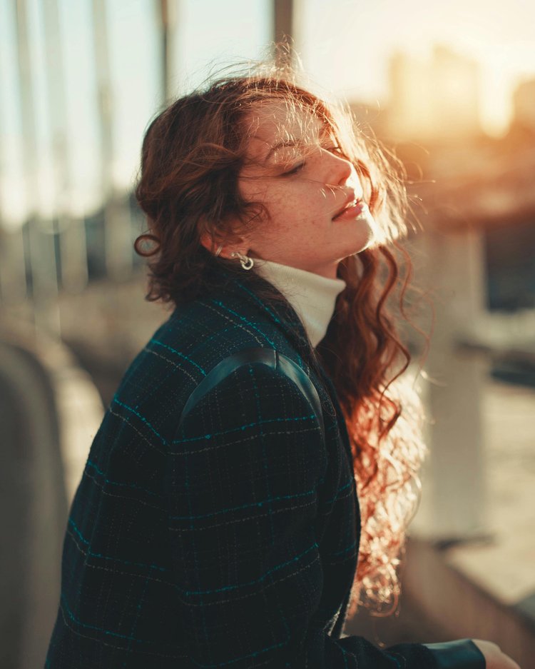 বিভিন্ন কারণে ত্বকে কালচে দাগ পড়তে পারে। তাতে ভয় না পেয়ে প্রাকৃতিক উপায়ে ভালো করার চেষ্টা করুন। প্রতীকী ছবি: পেক্সেলস