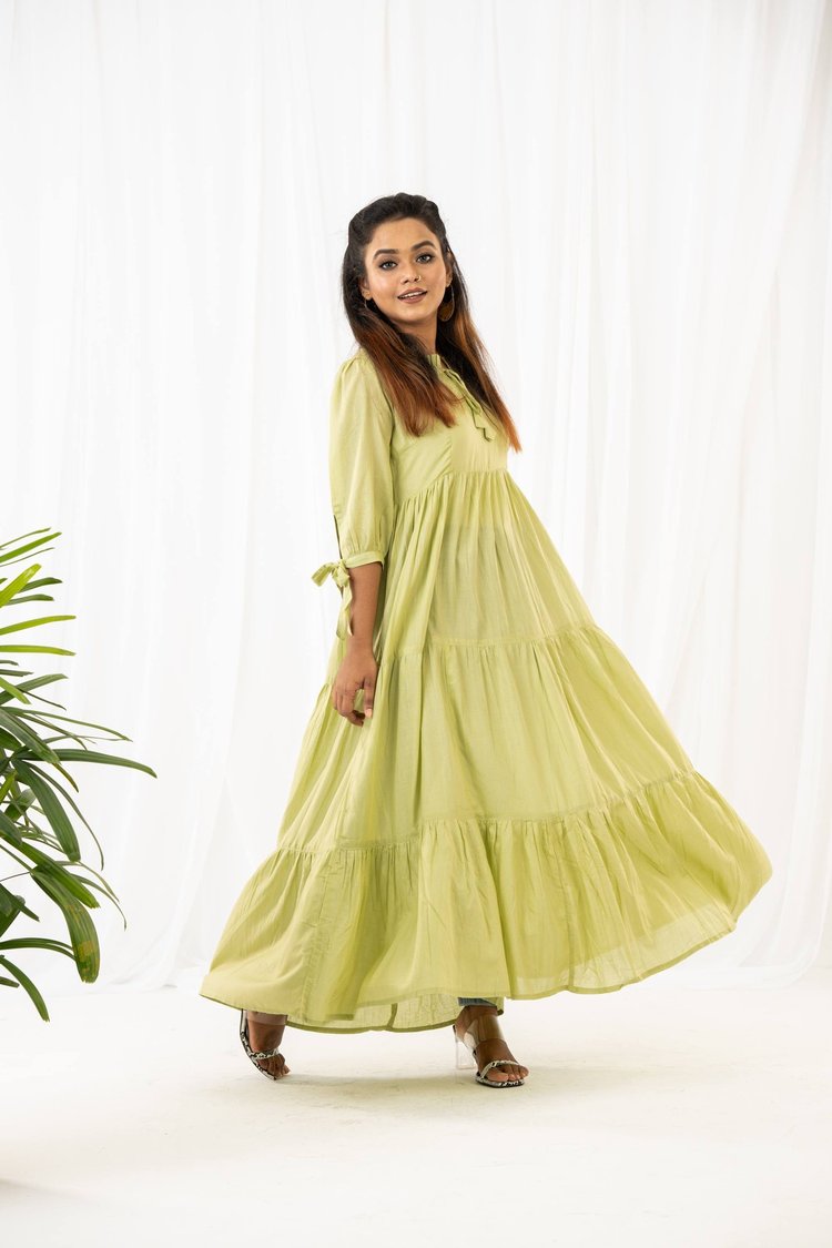 ইসলামিক সংস্কৃতিতে সবুজের গুরুত্ব অপরিসীম। এই ঈদে বেছে নিতে পারেন সবুজের বিভিন্ন শেড। ছবি সৌজন্য: ওয়্যারহাউস