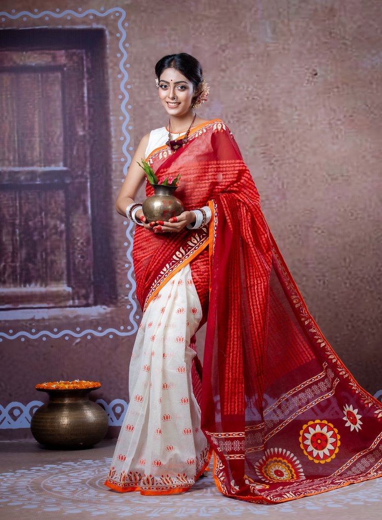 জুয়েল নেক স্লিভলেস ব্লাউজ