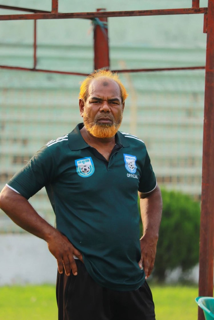 কোচ মো. সেতাউর রহমান। ছবি: আজকের পত্রিকা
