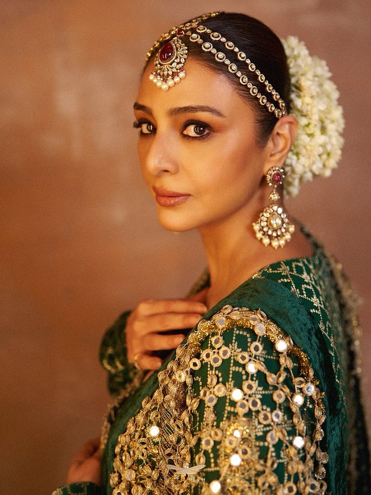 টাবু নিউট্রাল টোন, হালকা আইশ্যাডো এবং প্রাকৃতিক লুক পছন্দ করেন। ছবি: ইনস্টাগ্রাম