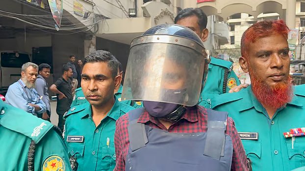 ঢাবি ছাত্রদের যৌন নিপীড়নের অভিযোগে গ্রেপ্তার শিক্ষক