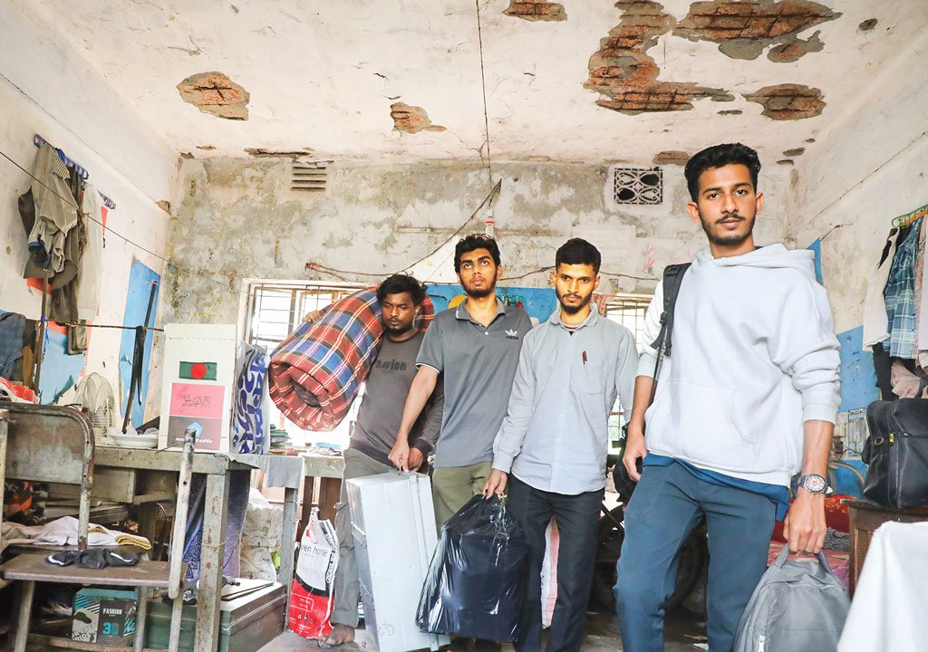 রাজধানীর শিক্ষাপ্রতিষ্ঠান: ভূমিকম্পের ভয়ে শিক্ষায় ব্যাঘাত