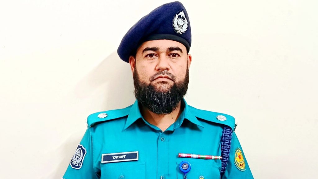 পুলিশের এডিসিকে ছুরি মেরে পালিয়ে গেল ছিনতাইকারী