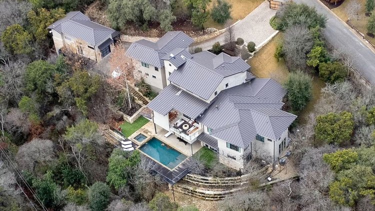 টেক্সাসে ৫০ হাজার ডলারে কেনা এই বাড়িটি মাস্কের একমাত্র বাড়ি। ছবি: ডেইলি মেইল।