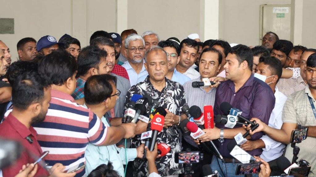 কৃষকদের ক্ষতি কমাতে সরকারিভাবে আলু কেনা হবে: উপদেষ্টা জাহাঙ্গীর আলম