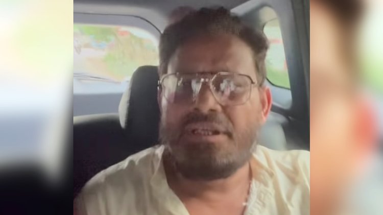 ফেসবুকে লাইভে এসে এমপি ভিপি আয়নুল হক হামলা ও ভাঙচুরের কথা জানান। ছবি: ভিডিও থেকে নেওয়া