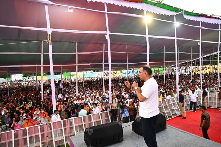 কিশোরগঞ্জে প্রধানমন্ত্রী তারেক রহমান। ছবি: আজকের পত্রিকা